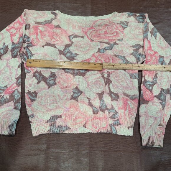 VINTAGE 1990s TJW  Angora Floral Cropped Knit Sweater Sz: M see measurements - Picture 5 of 6